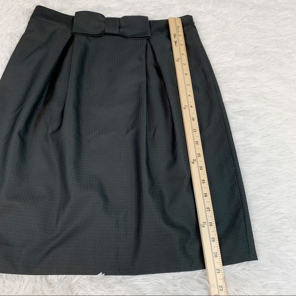 Tibi Bow Accents pleated Knee-Length Skirt in black high waisted - Picture 4 of 10
